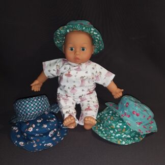 chapeau de pluie pour poupée