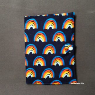 Protège carnet de santé arc en ciel
